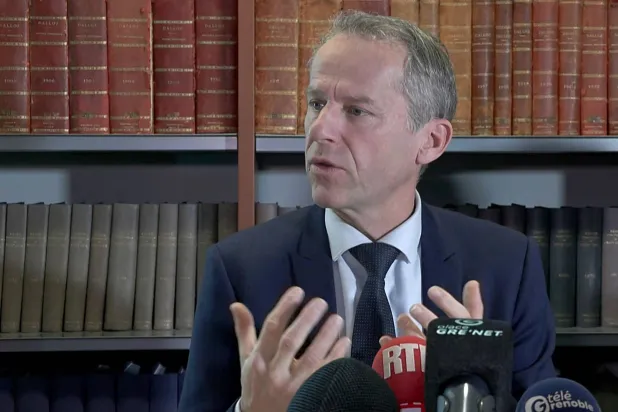 المدعي العام لجرونوبل إتيان مانتو (أ.ف.ب)