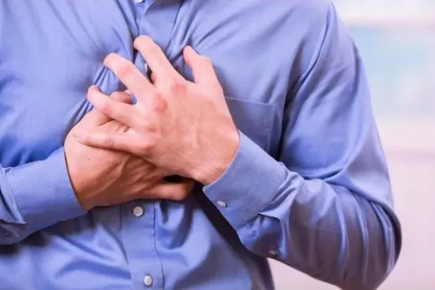  اكتشف الباحثون أن نوعا من الخلايا المناعية يصاب بالعدوى في الرئتين ومن ثم تنتقل إلى القلب (رويترز)