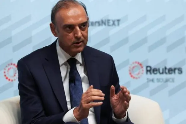 محافظ بنك باكستان جميل أحمد يتحدث في قمة «رويترز نكست آسيا» في سنغافورة 9 يوليو 2025 (رويترز)