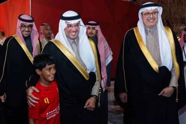 محافظ الأحساء خلال تدشينه الأكاديمية (نادي القادسية)