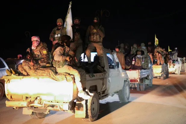 مجموعة من «قسد» تنسحب من الخطوط الأمامية في الحسكة (رويترز)