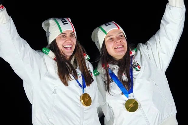 الثنائي الإيطالي أندريا فوتر وماريون أوبرهوفر (د.ب.أ)