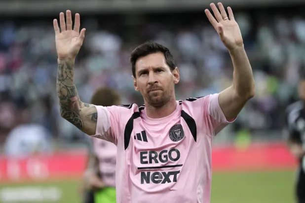 Argentine soccer player Lionel Messi waves to supporters before a friendly soccer match between Inter Miami and Atlético Nacional at the Atanasio Girardot Stadium in Medellín, Colombia, 31 January 2026. EPA/Carlos Ortega