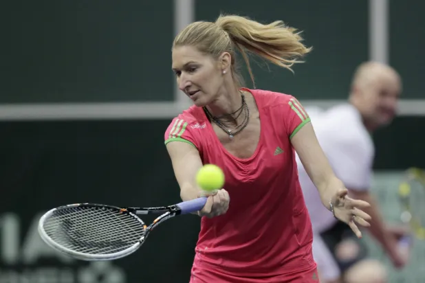 أسطورة التنس الألمانية السابقة شتيفي غراف (رويترز)