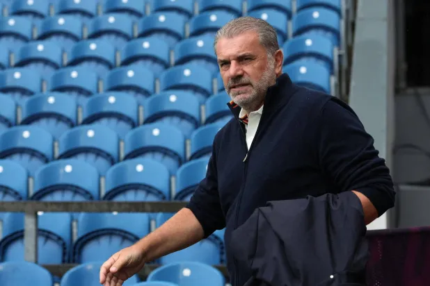 المدرب الأسترالي أنجي بوستيكوجلو (رويترز)