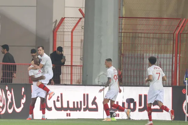 «ضمك» عاد لدائرة الانتصارات بفوز ثمين أمام «التعاون» (تصوير: عدنان مهدلي)
