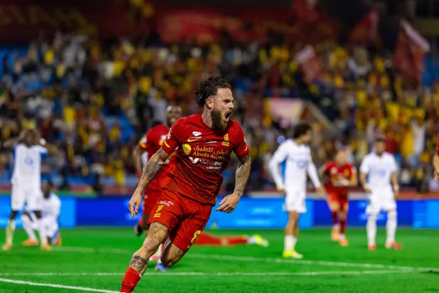 احتفالية كبيرة للقادسية بعد الهدف الذي حضر في اللحظات الأخيرة (تصوير: عيسى الدبيسي) 