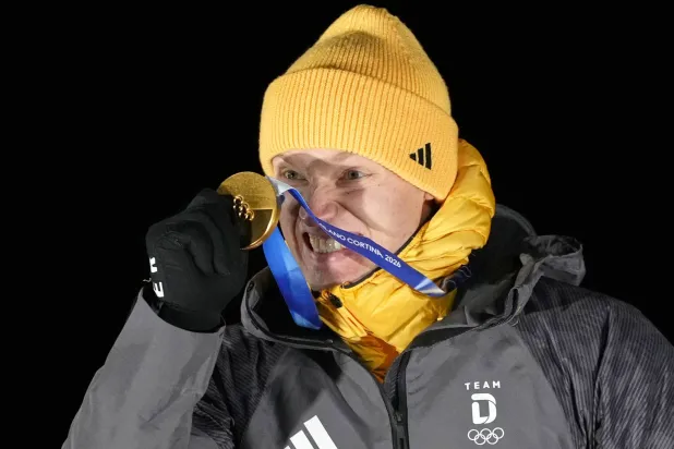 ماكس لانغنهان بطل التزلج الأولمبي للرجال (أ.ب)