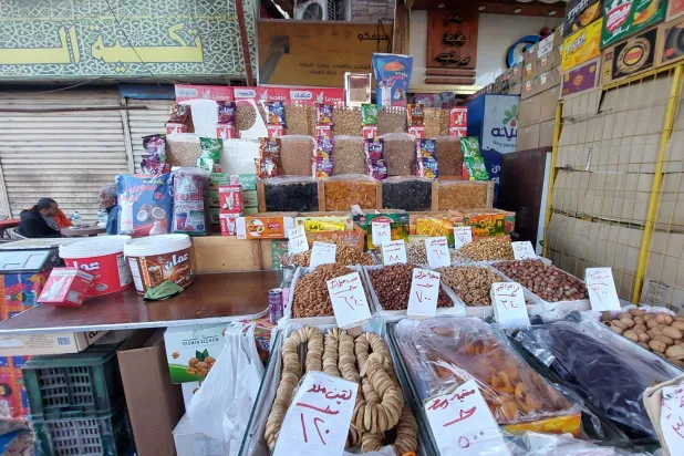 بعض منتجات ياميش رمضان شهدت ارتفاعات ملحوظة هذا العام (الشرق الأوسط)