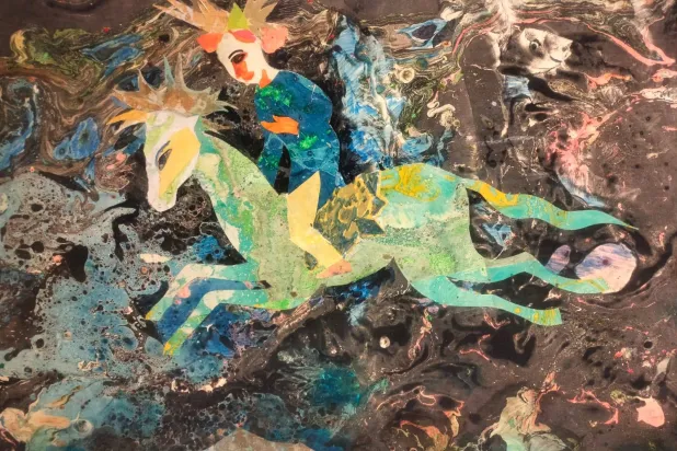 الرسم على الماء تقنية فنية قديمة يستعيدها محمد عبلة (الشرق الأوسط)