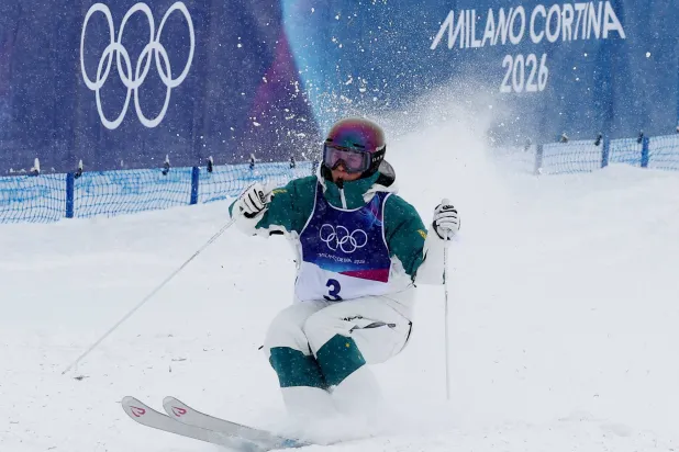 الأسترالية جاكارا أنتوني بطلة التزلج الحر (رويترز)