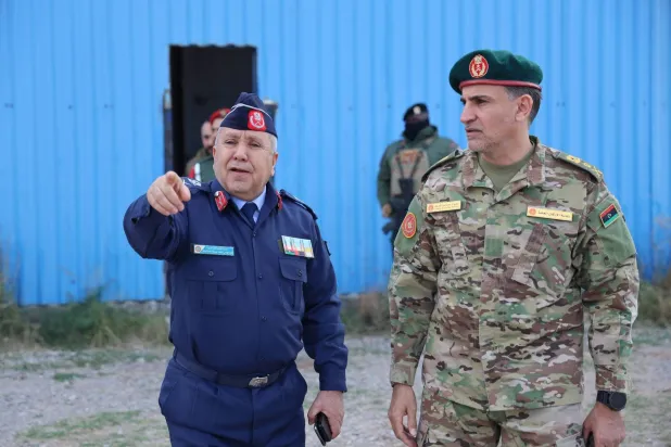 رئيس الأركان في غرب ليبيا صلاح النمروش خلال زيارة تفقدية إلى رئاسة أركان القوات الجوية في طرابلس الجمعة (رئاسة الأركان)