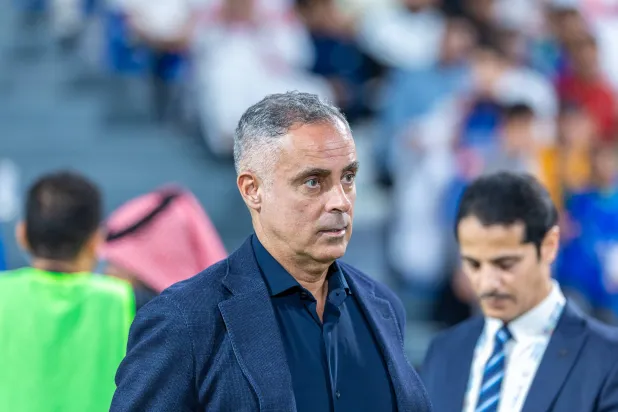 البرتغالي غوميز مدرب فريق الفتح (تصوير: عيسى الدبيسي) 