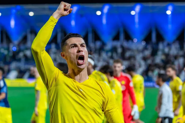 رونالدو محتفلا بالفوز على الفتح (تصوير: عيسى الدبيسي)