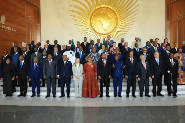 Addis Ababa'da düzenlenen Afrika Birliği zirvesine katılan ülkelerin liderleri ve temsilcilerinin toplu fotoğrafı (EPA)