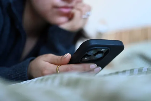 هناك حاجة إلى أساليب جديدة لإدارة استخدام الهواتف (د.ب.أ)