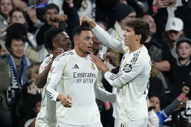 ترينت ألكسندر أرنولد (رويترز)