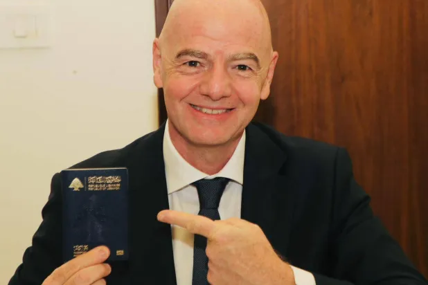 أصبح رئيس الاتحاد الدولي لكرة القدم «فيفا» جياني إنفانتينو مواطناً لبنانياً رسمياً (الشرق الأوسط)