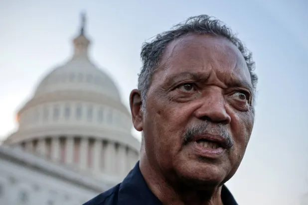 زعيم الحقوق المدنية الأميركي جيسي جاكسون (رويترز)