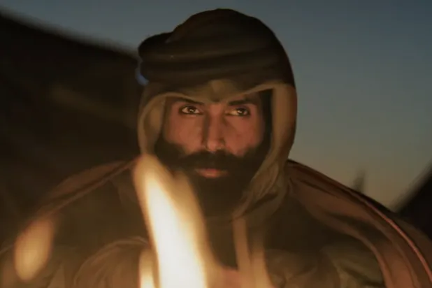 الممثل فهد القحطاني في لقطة من برومو مسلسل «كحيلان» (شاهد)