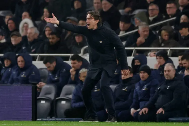 جماهير توتنهام تتهم إدارة النادي بتعديل محضر اجتماع رسمي 