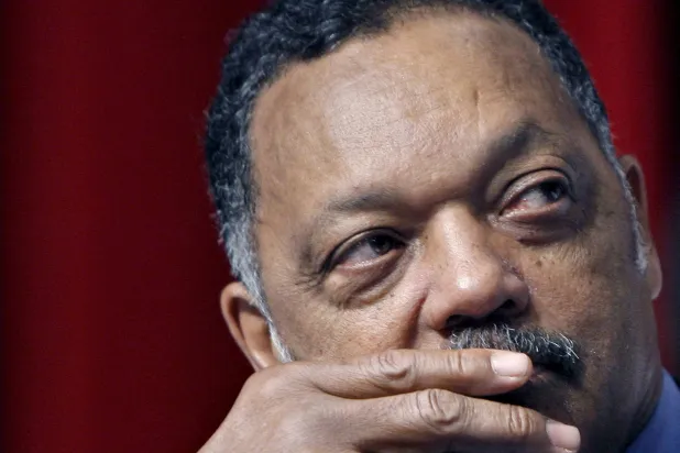 القس جيسي جاكسون في القمة السنوية العاشرة لمشروع رينبو بوش وول ستريت بنيويورك (إ.ب.أ)