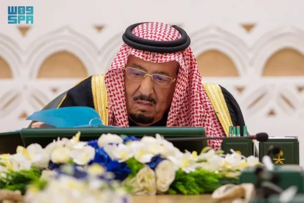 Custodian of the Two Holy Mosques King Salman bin Abdulaziz Al Saud chairs the Cabinet meeting in Riyadh. (SPA)