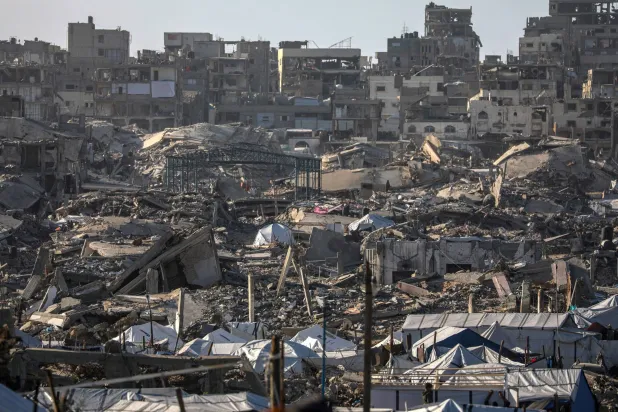 خيام مؤقتة لعائلات فلسطينية نازحة داخلياً في شرق مدينة غزة... 11 فبراير 2026 (إ.ب.أ)