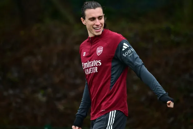 ريكاردو كالافيوري مدافع آرسنال (أ.ف.ب)