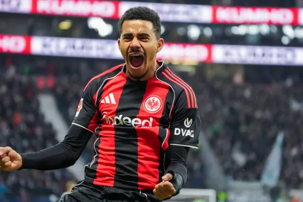 أنسغار كناوف لاعب فرانكفورت (د.ب.أ)