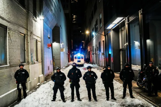 أفراد من شرطة نيويورك (رويترز)