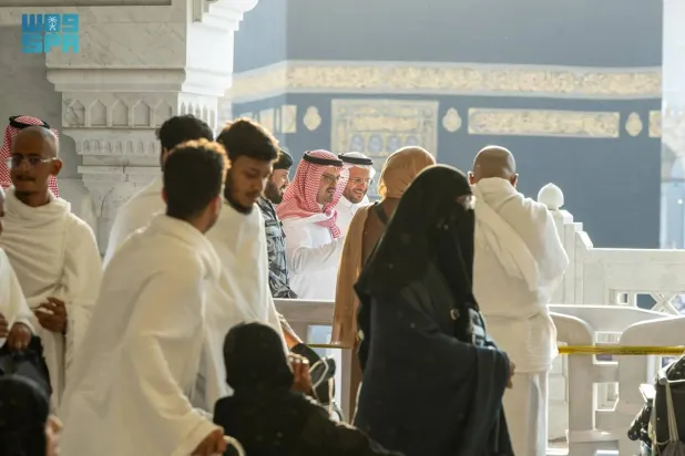 Deputy Governor of the Makkah Region Prince Saud bin Mishaal bin Abdulaziz is seen during his inspection tour at the Grand Mosque in the holy city of Makkah. (SPA)