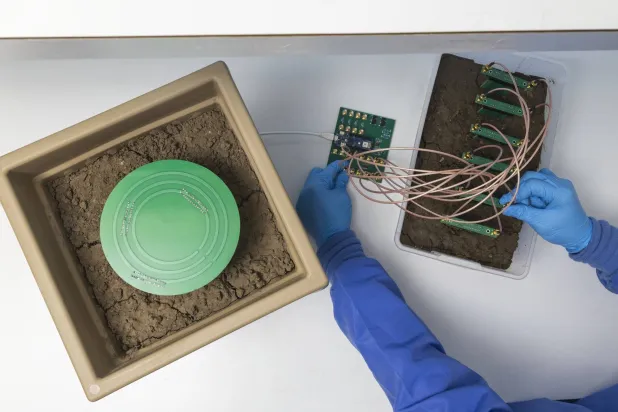 النظام المبتكر يوفّر بيانات لحظية وواسعة النطاق حول حالة التربة (جامعة بيردو)