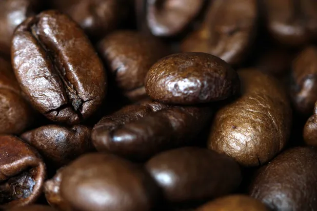 17 April 2012, North Rhine-Westphalia, Vluyn: A general view of Arabica Coffee beans. (dpa)