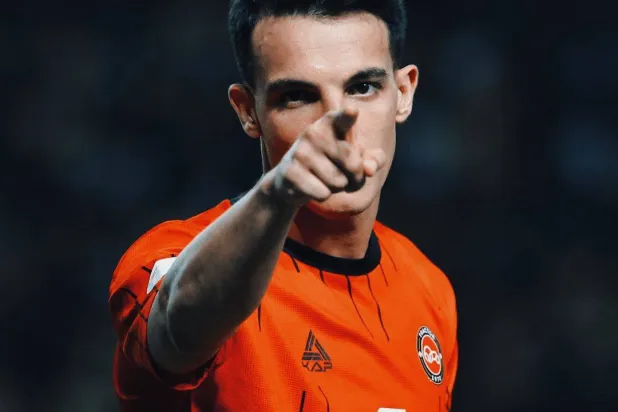 أمير حسين زاده (نادي تراكتور الإيراني)