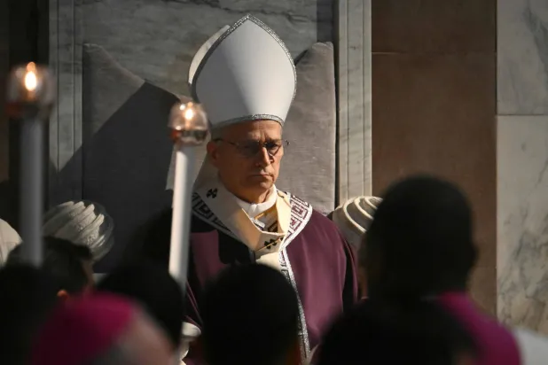 البابا ليو الرابع عشر يترأس قداس «أربعاء الرماد» (أ.ف.ب)