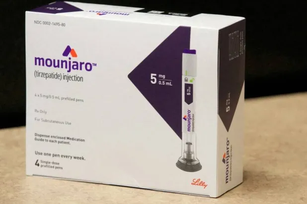 علبة من حقن «مونجارو» المستخدمة لإنقاص الوزن (أرشيفية - رويترز)