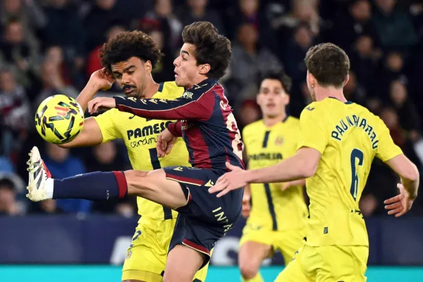 من المواجهة التي جمعت فيا ريال وليفانتي (أ.ف.ب)