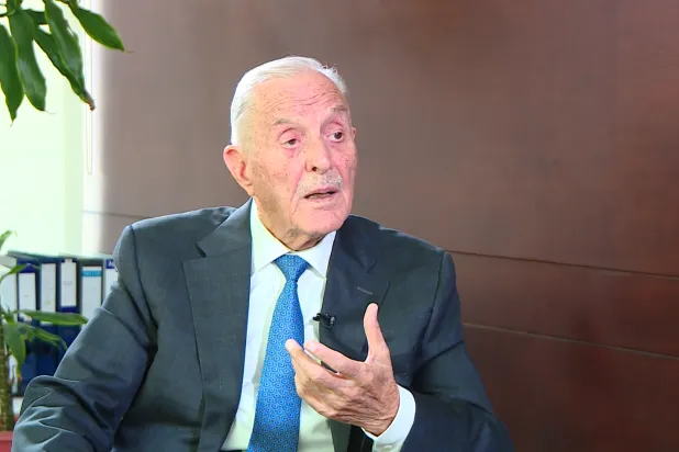 عبيدات: صاروخ من القذافي لإسقاط طائرة الملك حسين