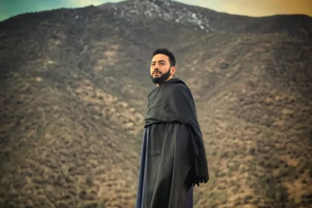 حماده هلال خلال تصوير المسلسل في المغرب (حسابه في «فيسبوك»)