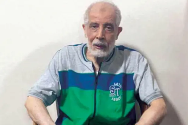 صورة لمحمود عزت من الصفحة الرسمية لوزارة الداخلية المصرية عقب القبض عليه في أغسطس 2020