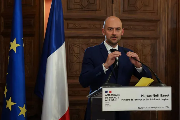 وزير الخارجية الفرنسي جان نويل بارو يتحدث خلال مؤتمر صحافي في بيروت 30 سبتمبر 2024 (رويترز)