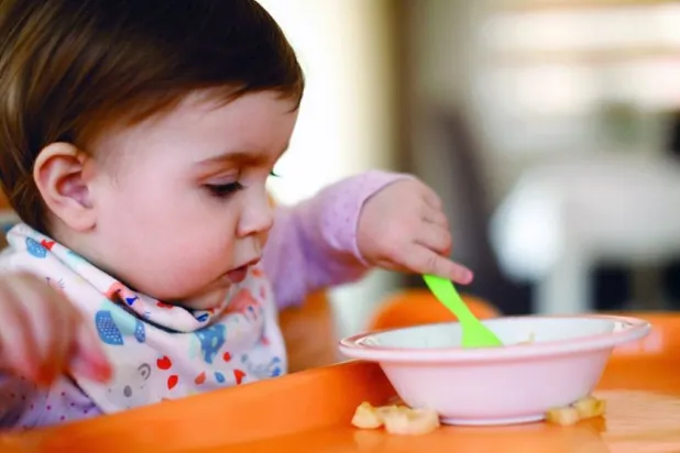أهم العوامل المُسببة لحساسية الطعام في الطفولة المبكرة