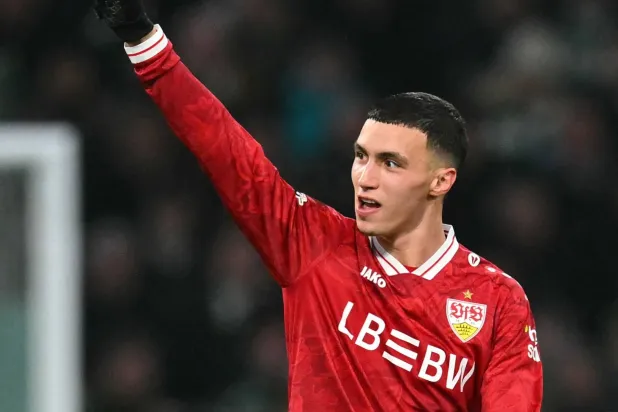 بلال الخنوس محتفلا بهدفه الثاني (أ.ف.ب)