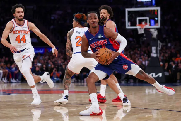 بيستونز جدد فوزه على نيكس في الموسم الاعتيادي (أ.ف.ب)