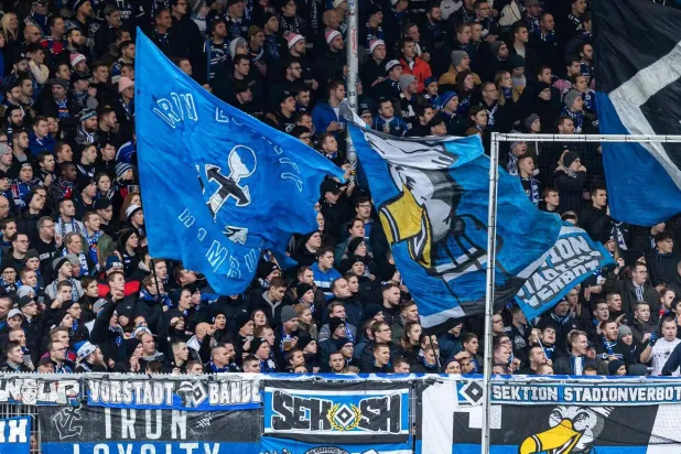 رئيس النادي هنريك كونكه وصف خطوة تملك الجماهير بأنها «تاريخية» (نادي هامبورغ)