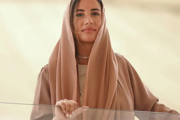 آية البكري الرئيس التنفيذي لمؤسسة «بينالي الدرعية» (المؤسسة)