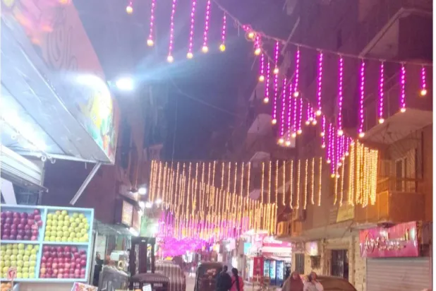 الأضواء الملونة ضمن زينة رمضان (الشرق الأوسط)