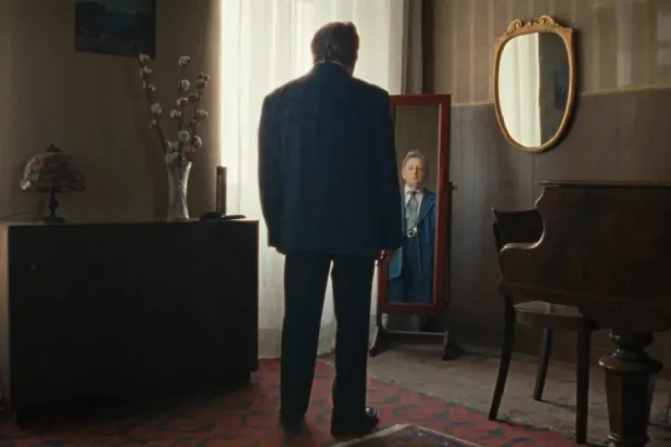 «الرجل الأكثر وحدة في المدينة»... الموسيقى آخر شكل من أشكال الرفقة (مهرجان برلين)