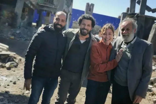 جانب من كواليس تصوير مسلسل «صحاب الأرض» (حساب الفنان الفلسطيني كمال باشا على «فيسبوك»)